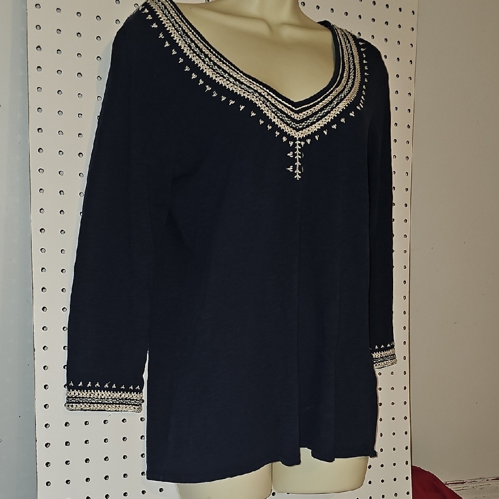 Lucky Brand Blue and White Embroidered Blouse Size L 100% cotton